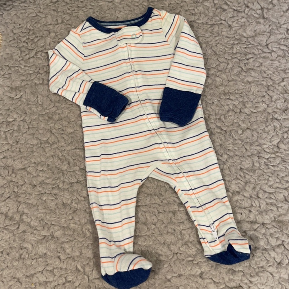 12 Piece Newborn Bundle 💙👶🏼 - Picture 5 of 11